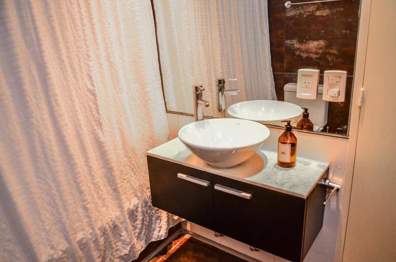 Monoambiente Super Amplio Y Comodo, Ideal Para Explorar La Ciudad Buenos Aires Eksteriør bilde