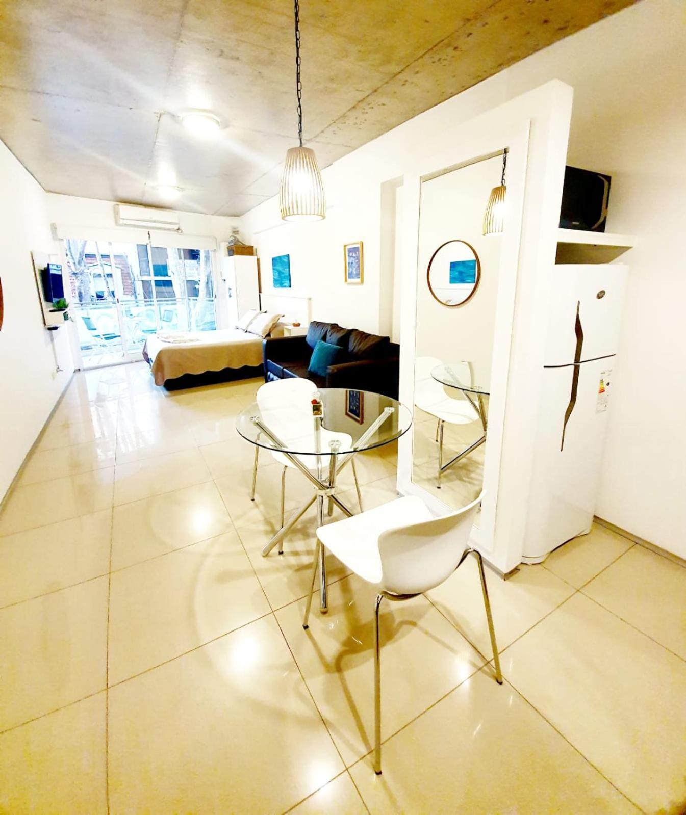Monoambiente Super Amplio Y Comodo, Ideal Para Explorar La Ciudad Buenos Aires Eksteriør bilde