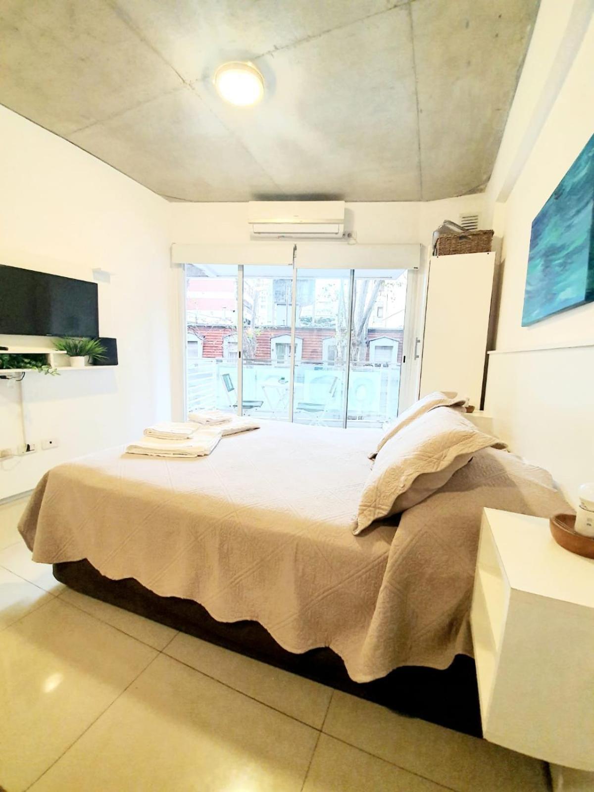 Monoambiente Super Amplio Y Comodo, Ideal Para Explorar La Ciudad Buenos Aires Eksteriør bilde